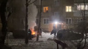 Во дворе Кировского района за неделю сгорели две машины — жители винят автопрогрев