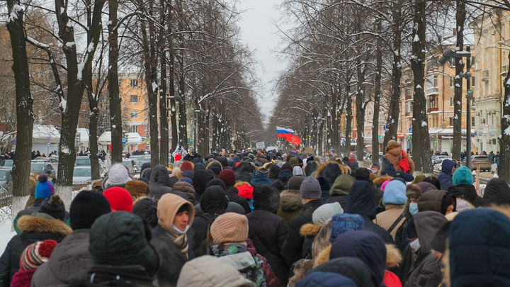 В Перми проходит шествие в поддержку Алексея Навального. Прямой эфир
