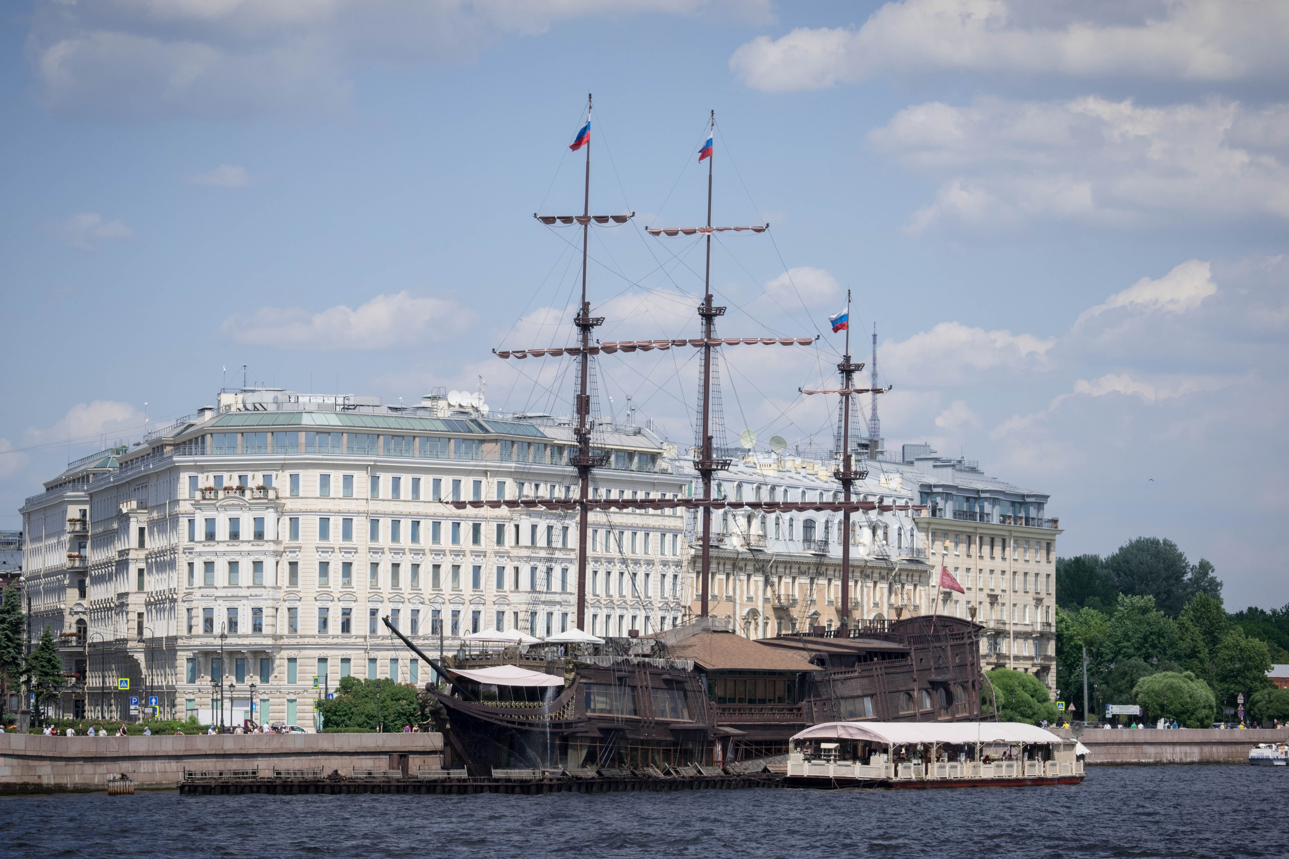 В Санкт-Петербурге Труновы стали больше ходить пешком