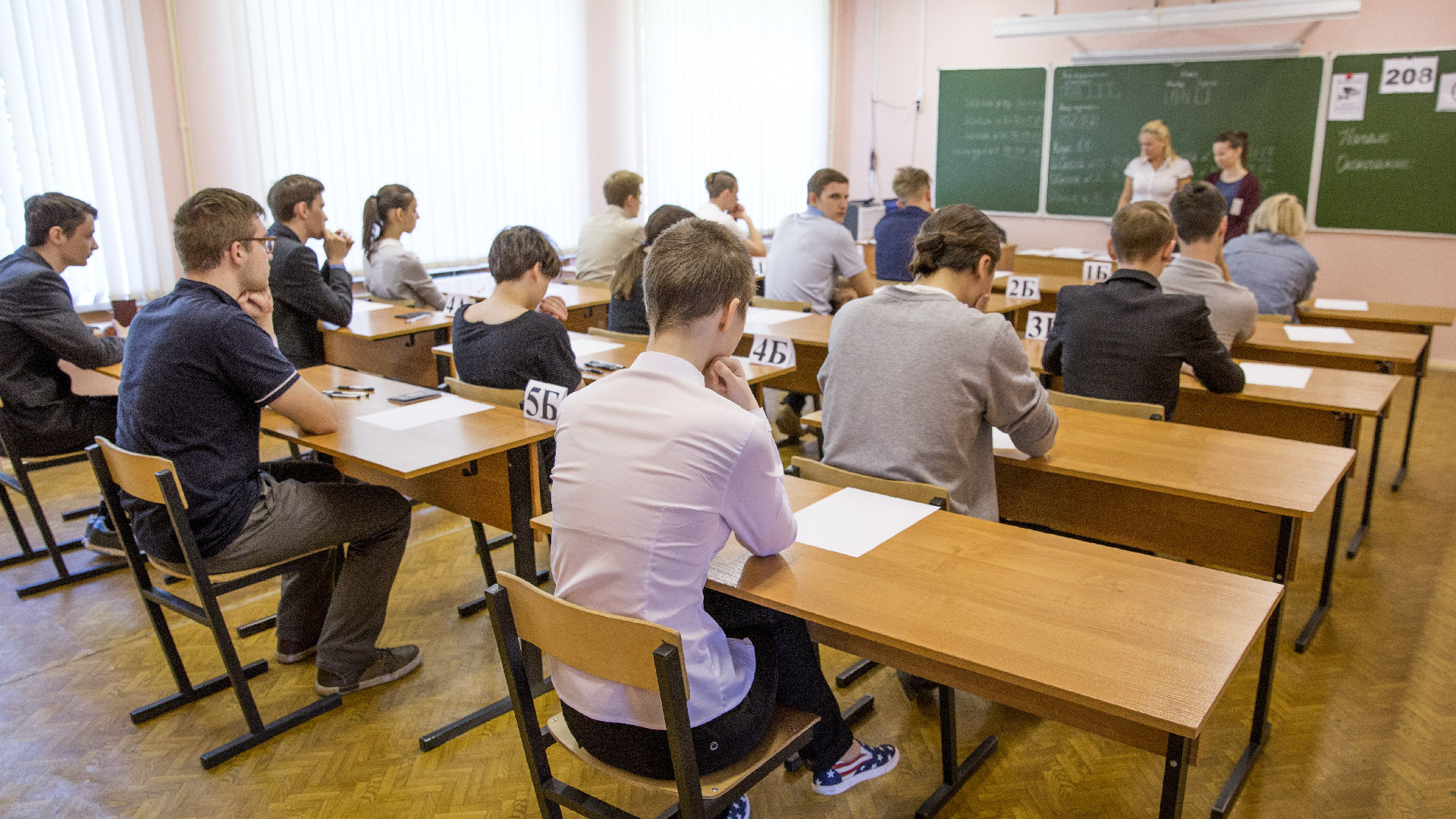 «Кадровый вопрос сложный»: из-за дефицита учителей на ЕГЭ и ОГЭ в Ярославле работают воспитатели из садиков