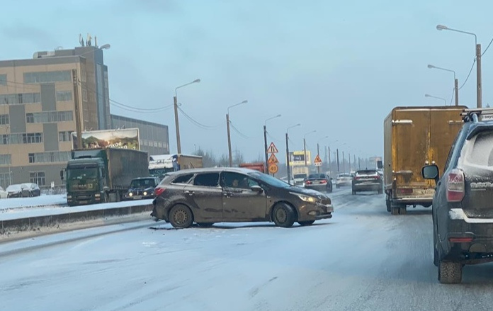 На Индустриальном проспекте аварии в обе стороны движения