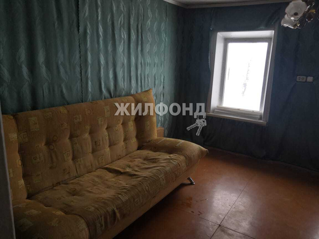 В квартире довольно мрачно В квартире довольно мрачно