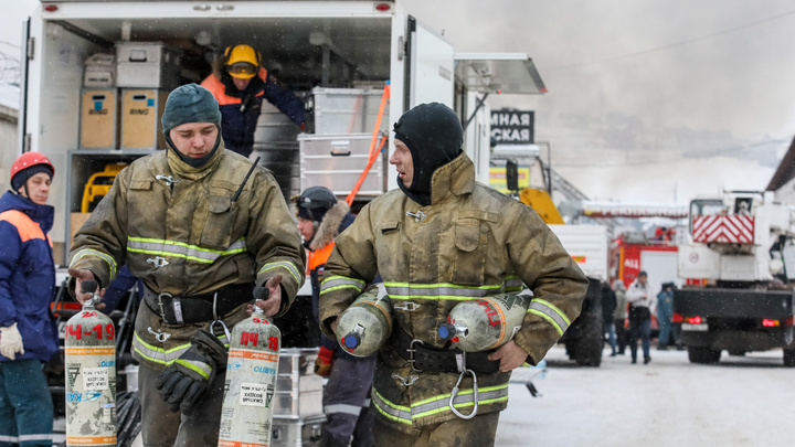 «Их послали туда совершенно зря»: разбираемся, почему погибли трое красноярских пожарных