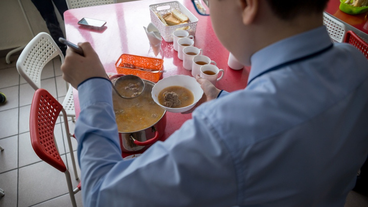 В Кургане вновь хотят увеличить стоимость бесплатных обедов в школах