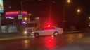 На видео попала ночная погоня за «Тойотой» в Новосибирске — ее преследовали девять автомобилей полиции