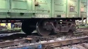 В Прикамье грузовой поезд сошел с рельсов. Видео с места ЧП