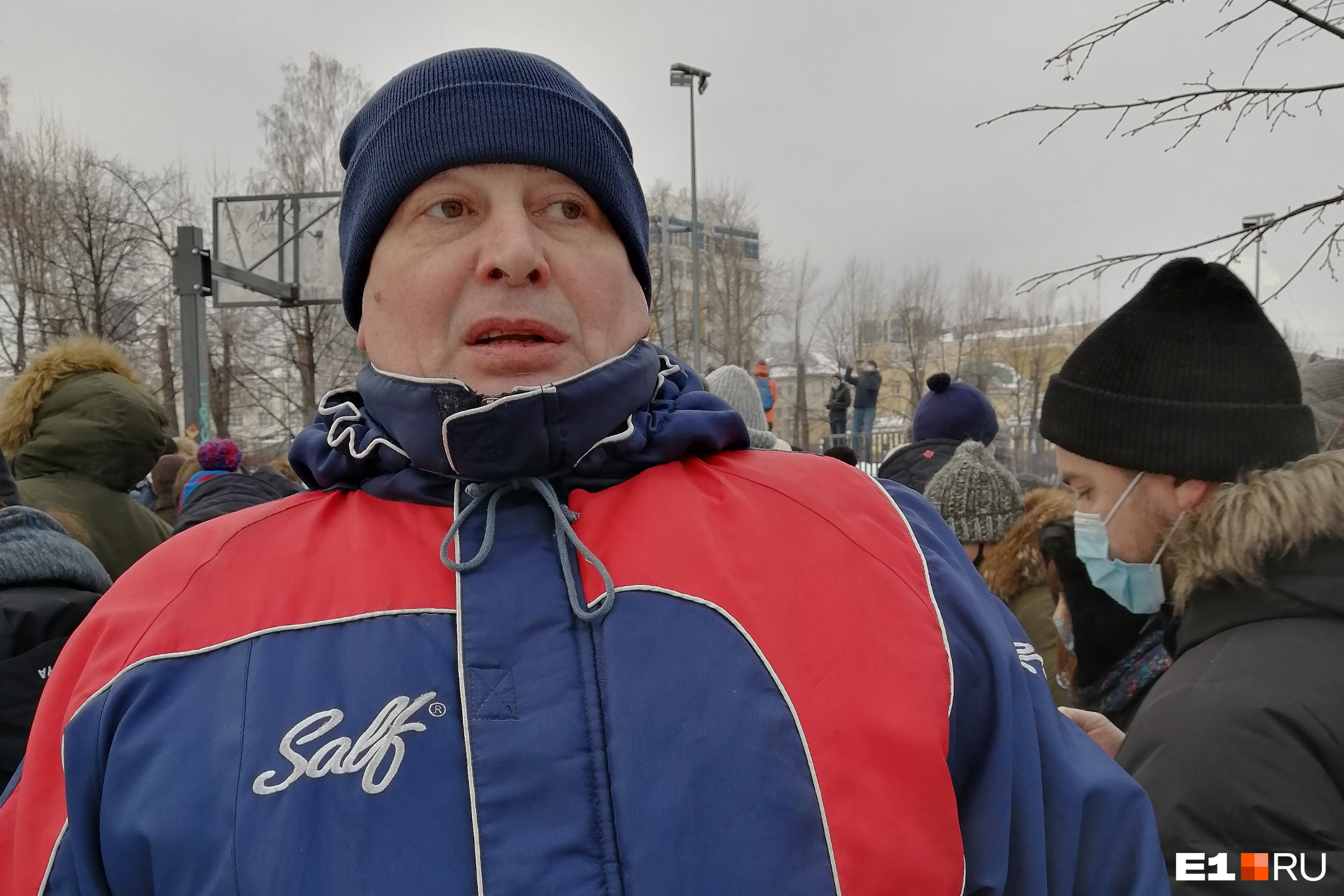 Александр вышел на прогулку Александр вышел на прогулку