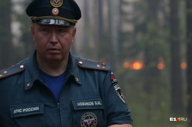 Контролировать пожар мешает ветер Контролировать пожар мешает ветер