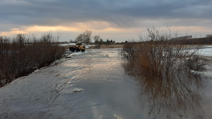 В Назаровском районе талая вода изолирует населенные пункты