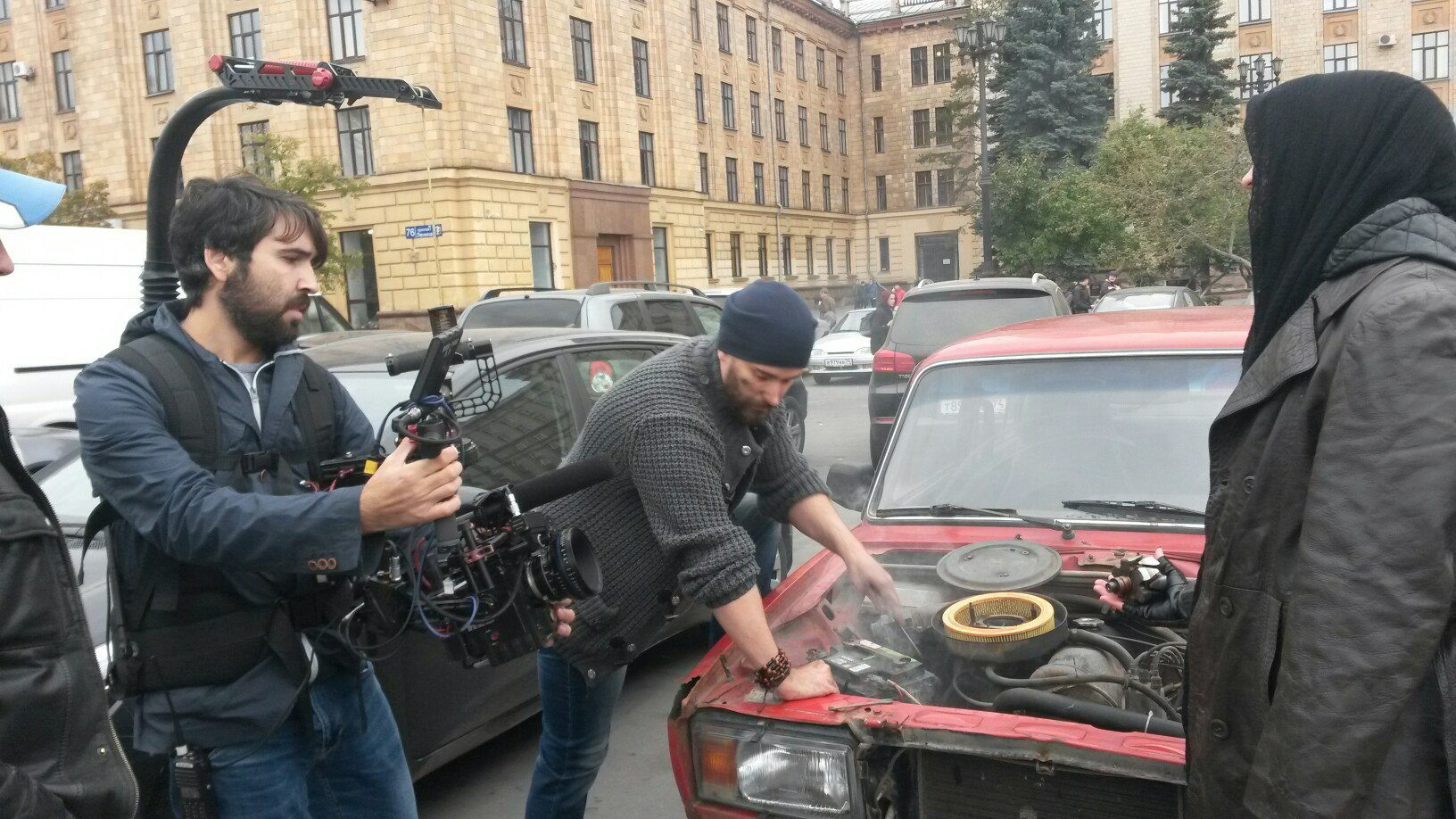 Теймур начинал карьеру на федеральных каналах с небольших проектов для <nobr class="_">ТВ-3</nobr>, съемки проходили в Челябинске