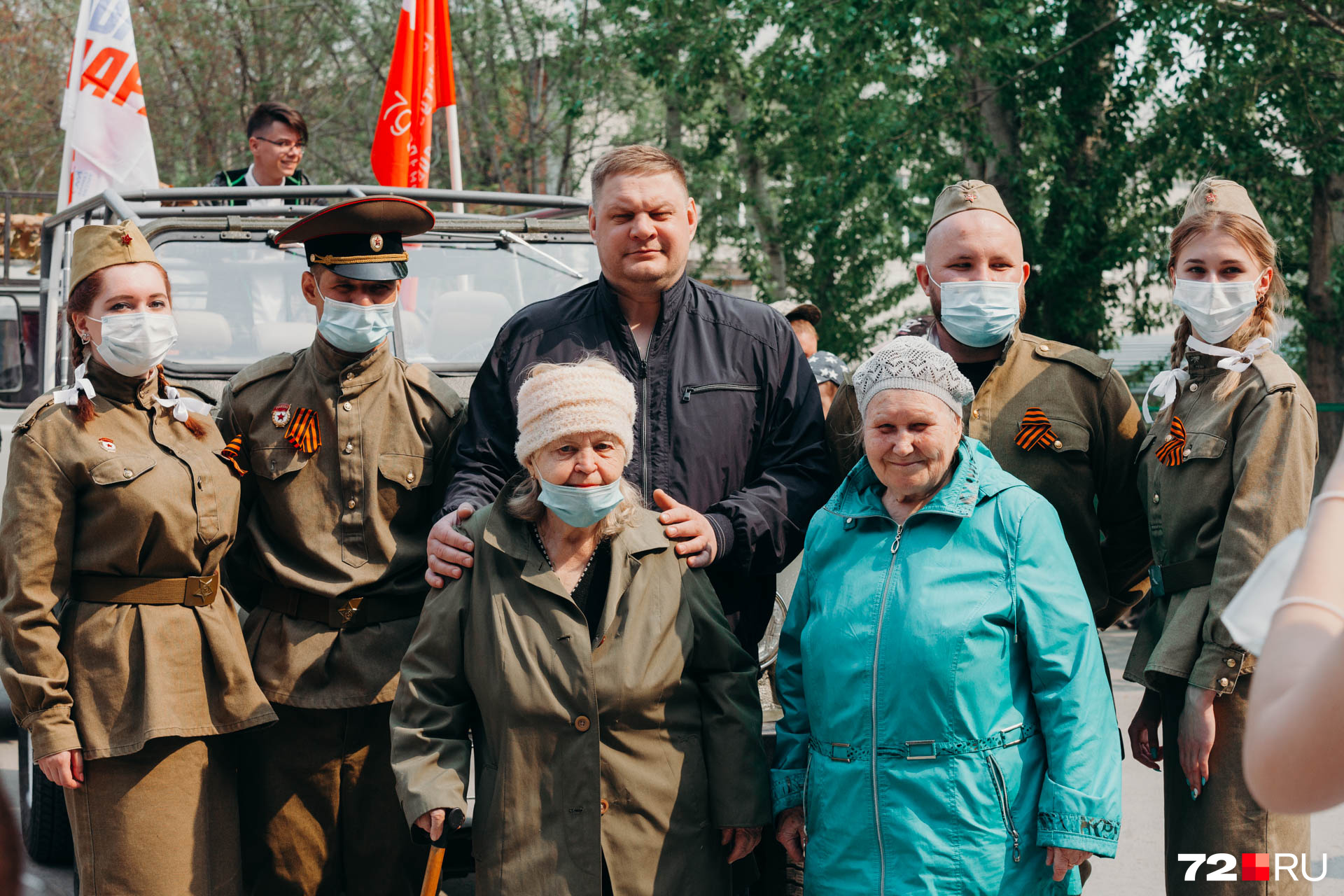 Ветераны тюмень. Военные поздравили ветеранов 08.05.22 Березово. Глафиров день 9 мая. Концерт около большокотеатра 9 мая.