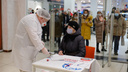 В челябинских ТРК выстроились огромные очереди на сдачу бесплатного теста на коронавирус