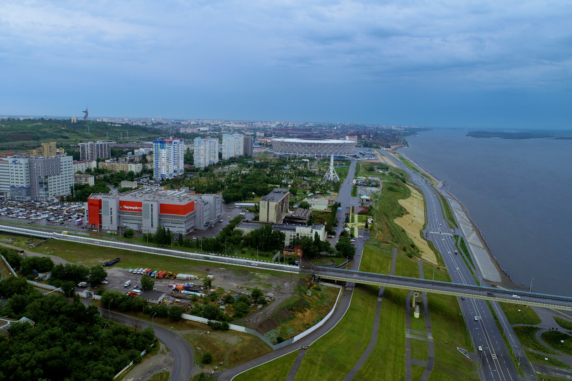 Новый статус города. Волгоград город миллионник. Волгоград с неба. Город нужный. Кырзрань город.