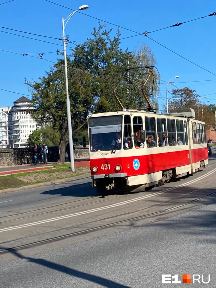 Чешский двухсекционный трамвай Tatra T4
