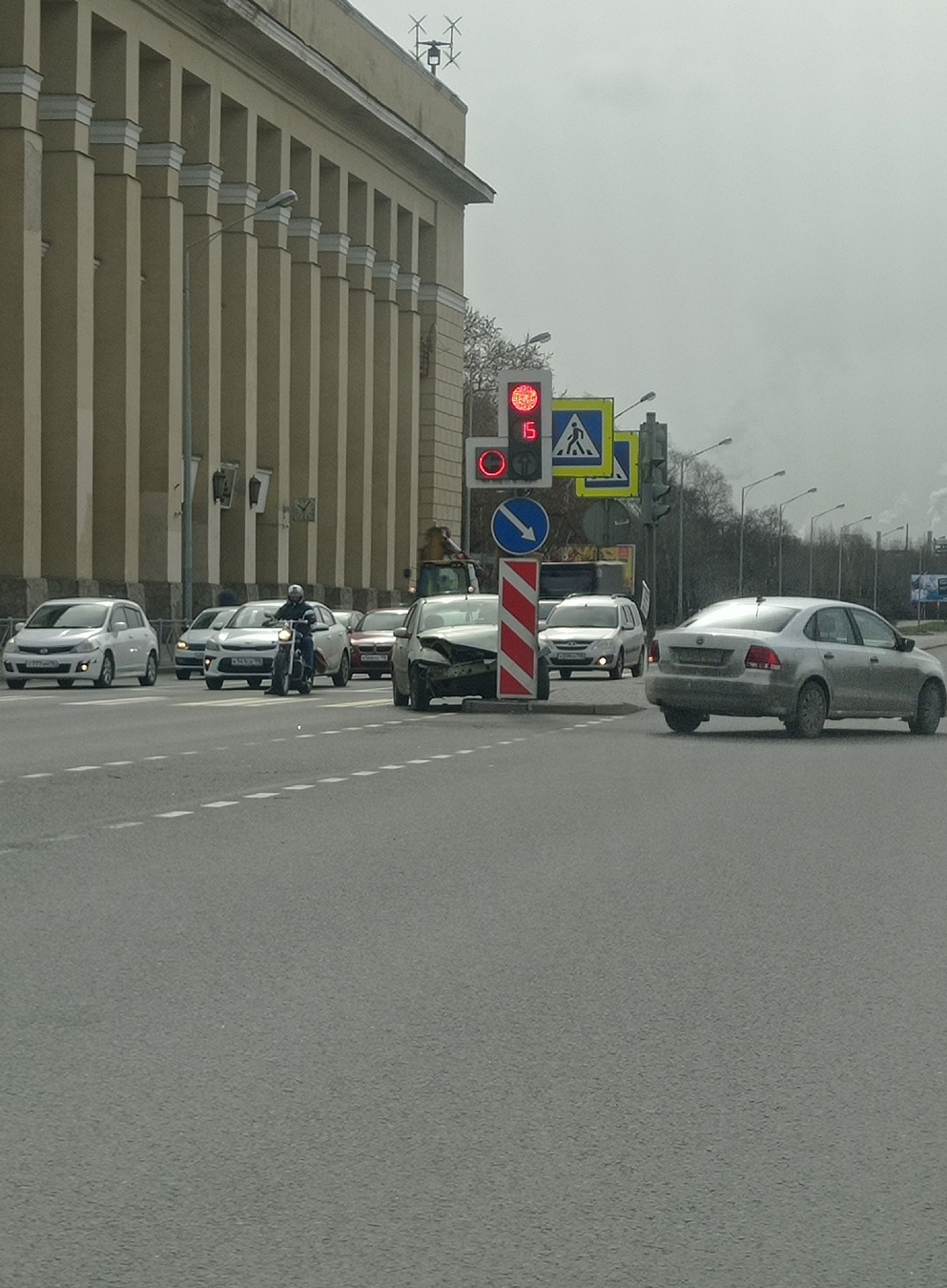 ДТП Санкт-Петербург Малоохтинский проспект. Авария на Малоохтинском 10 вчера. Авария 22 мая 2021 в СПБ Малоохтинский проспект. Светофоры в Петербурге.