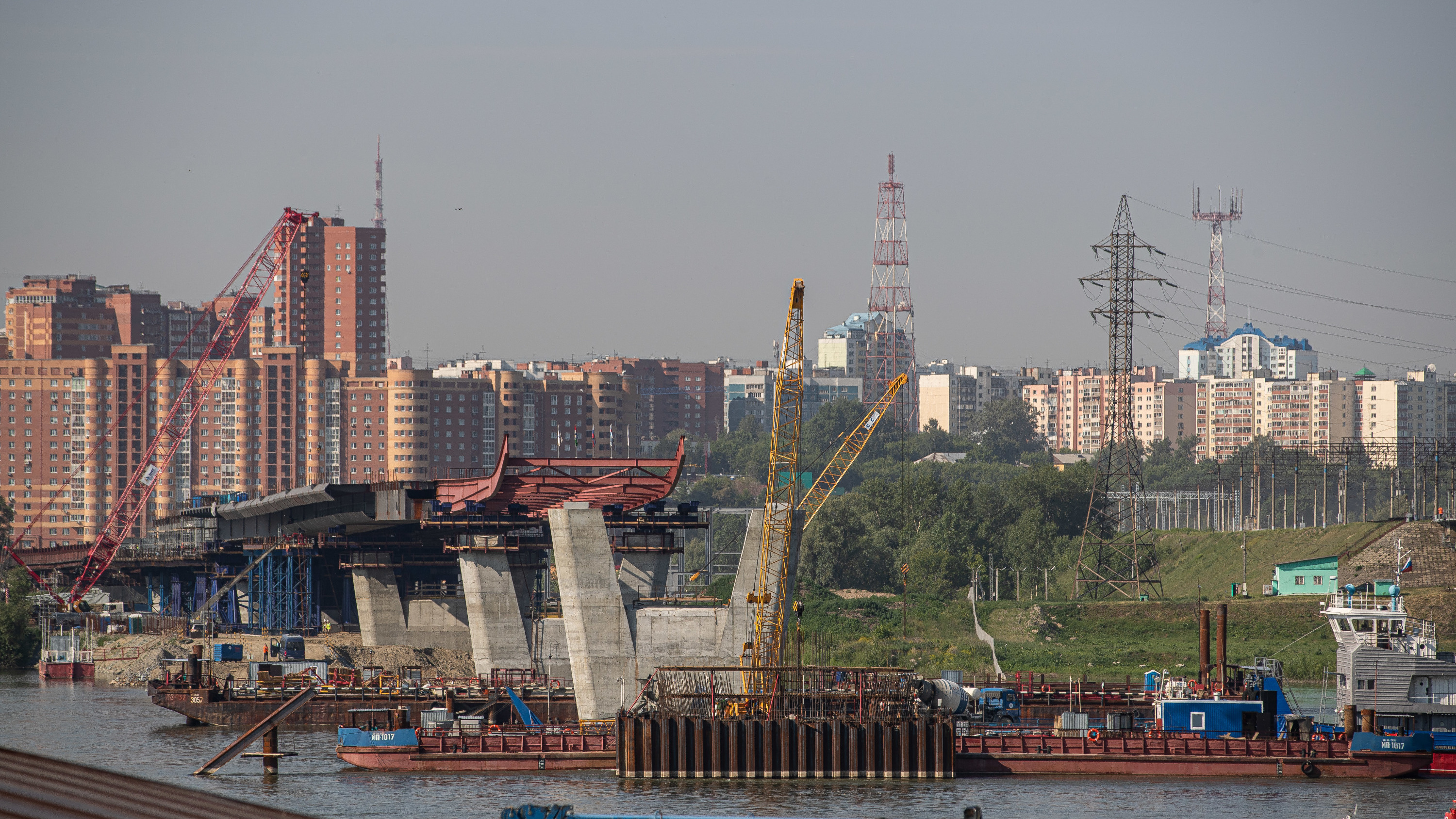 Город воняет. НГС Новосибирск фото. Чем пахнет Новосибирск. Мост Новосибирск красивый я не должен разгружать.