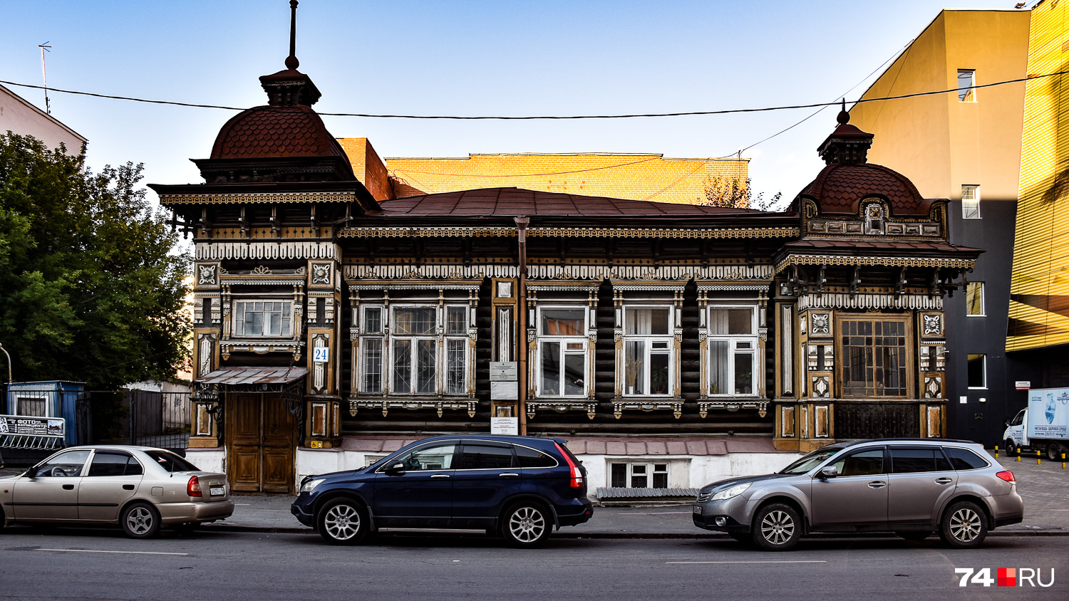 Центр Екатеринбурга — это не только конструктивизм, но и вот такие симпатичные старые дома