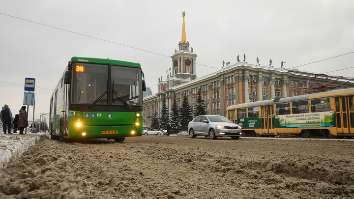Евгений Куйвашев рассказал, можно ли не посыпать реагентами дороги в Екатеринбурге