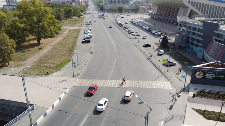 Светофор на переходе между двумя набережными в центре Челябинска установят в этом году