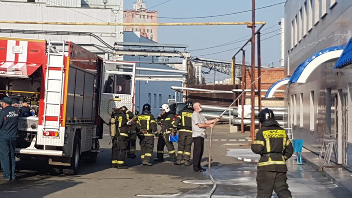В Челябинске из-за задымления эвакуировали сотрудников «Макфы»