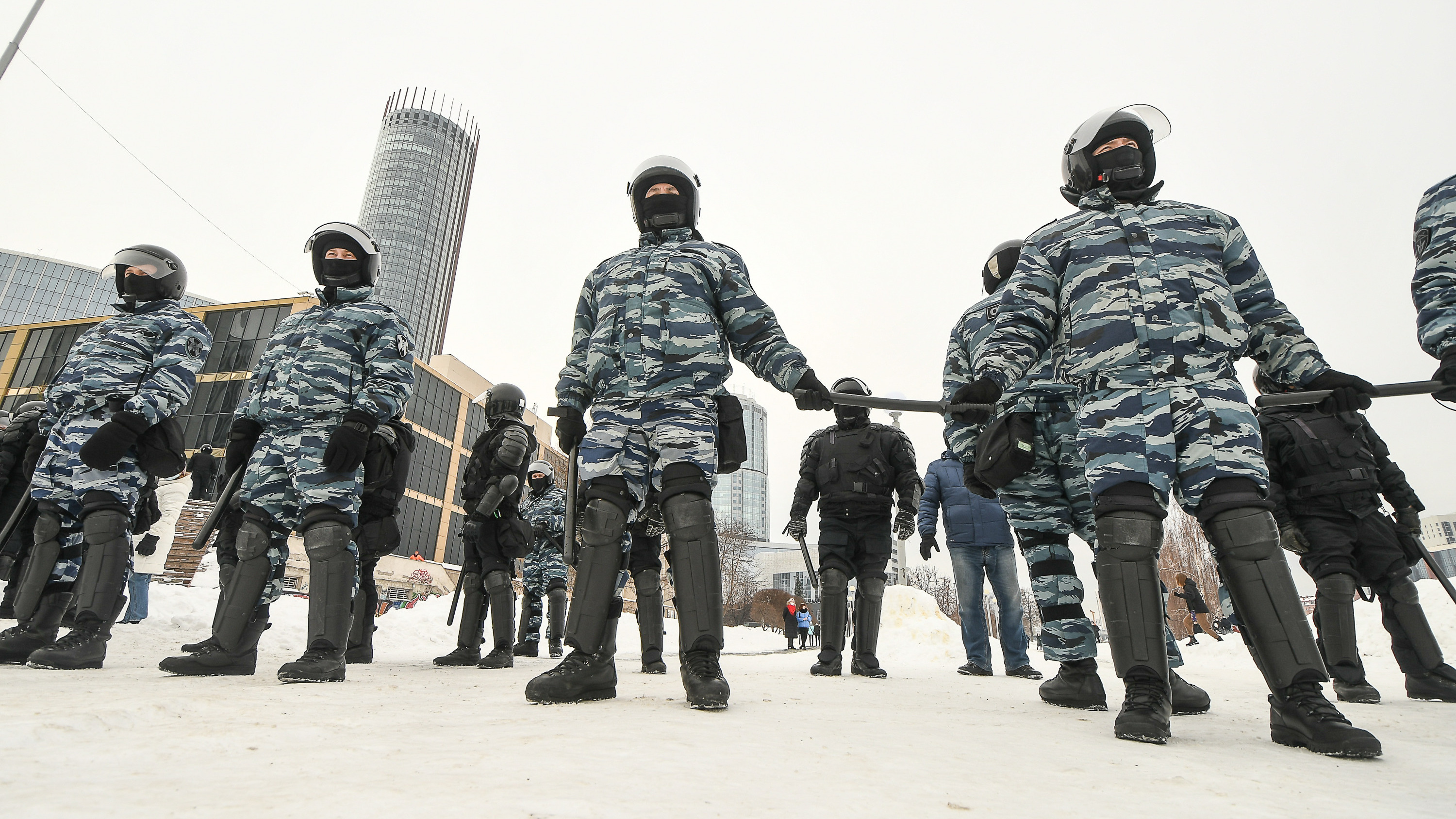 «В чем был смысл устраивать винтилово в конце?!» Журналист — о странностях акции протеста в Екатеринбурге