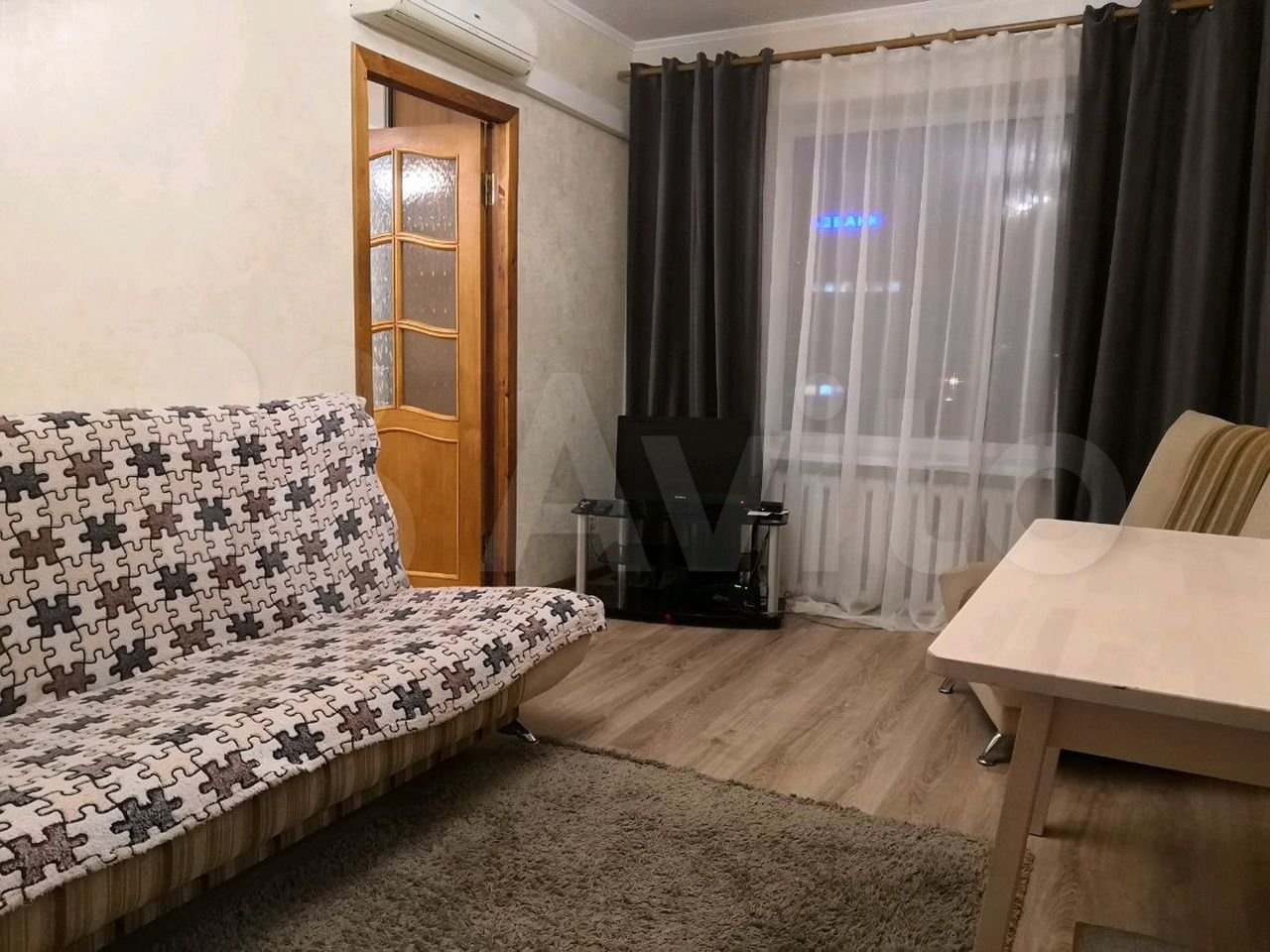 В квартире на Горького нет евроремонта, зато из окна открывается вид на центр города В квартире на Горького нет евроремонта, зато из окна открывается вид на центр города