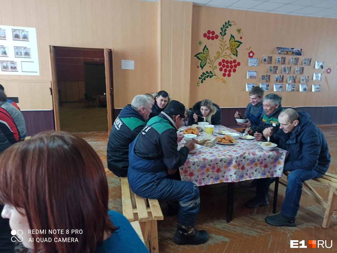 Туристы провели очень неприятную ночь в автобусе Туристы провели очень неприятную ночь в автобусе