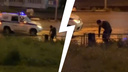 Полицейские в Екатеринбурге приковали мужчину к забору и оставили так на полчаса. Видео