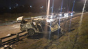На Бугринском мосту Lexus вылетел с дороги и врезался в дерево — погибли двое, трое пострадали
