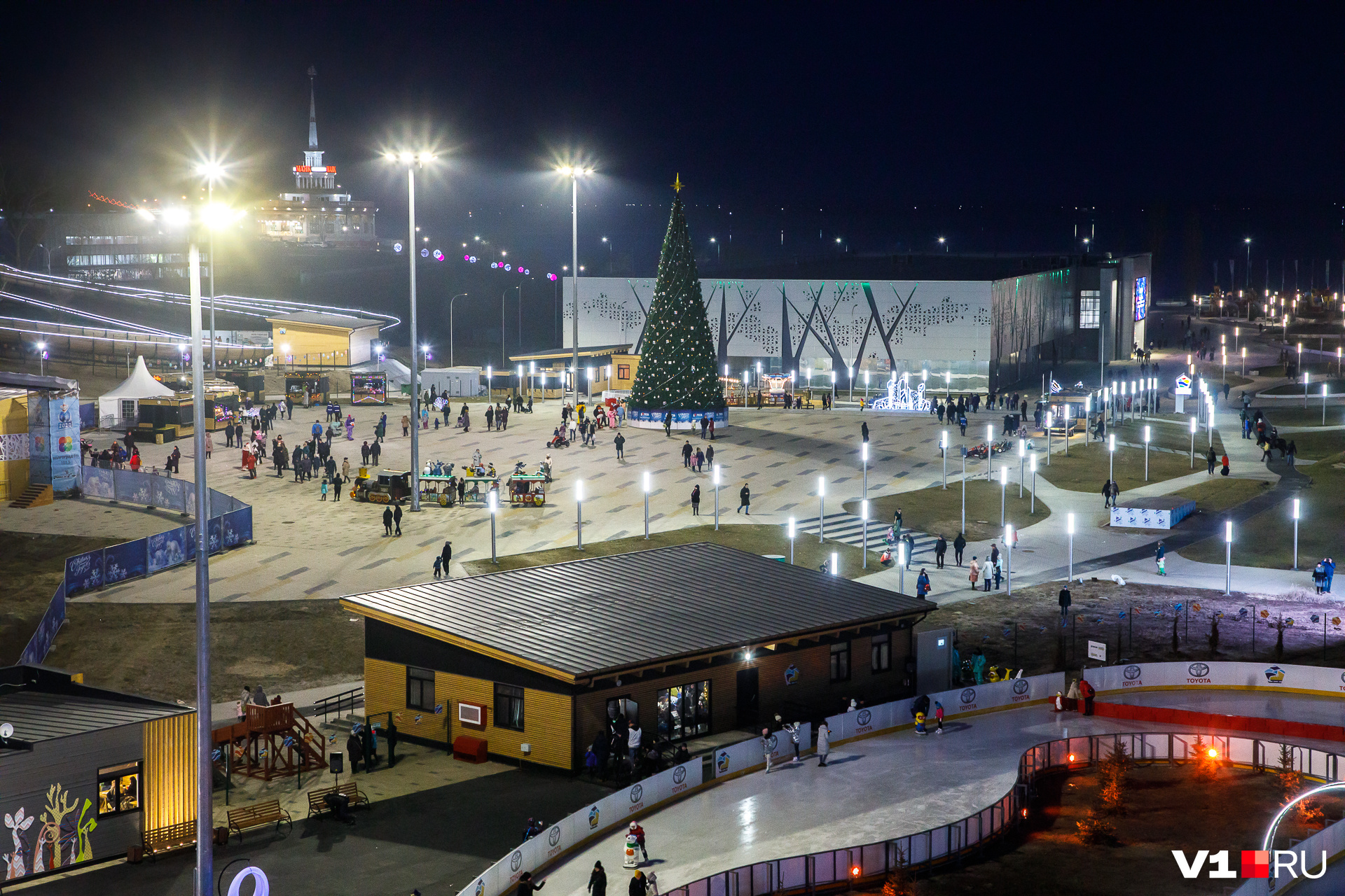 В пойму Царицы приходят отдыхать в любое время года В пойму Царицы приходят отдыхать в любое время года