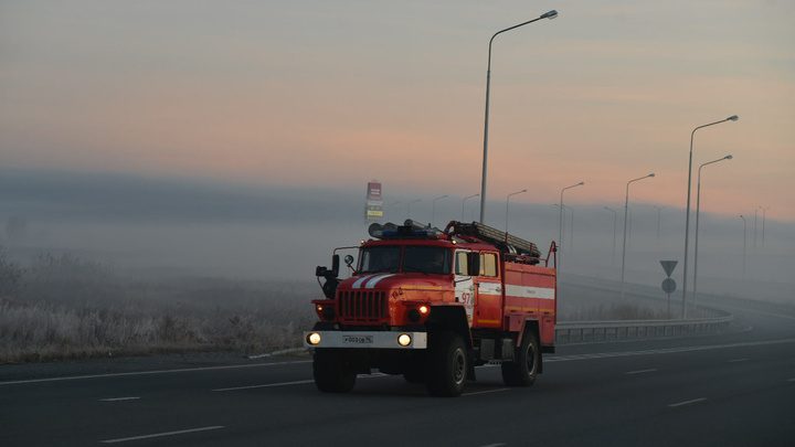 «Торфяной пожар — штука страшная, непонятная». В мэрии рассказали, как борются со смогом в Екатеринбурге