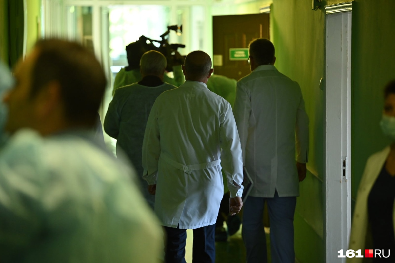 Двое пациентов находятся в коме Двое пациентов находятся в коме