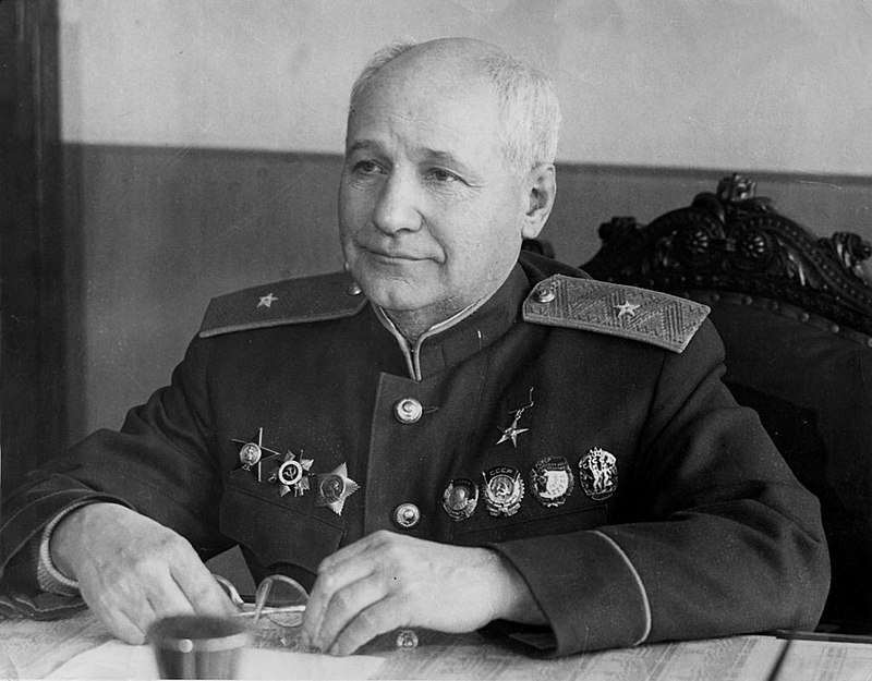 Андрей Туполев в 1944 году Андрей Туполев в 1944 году