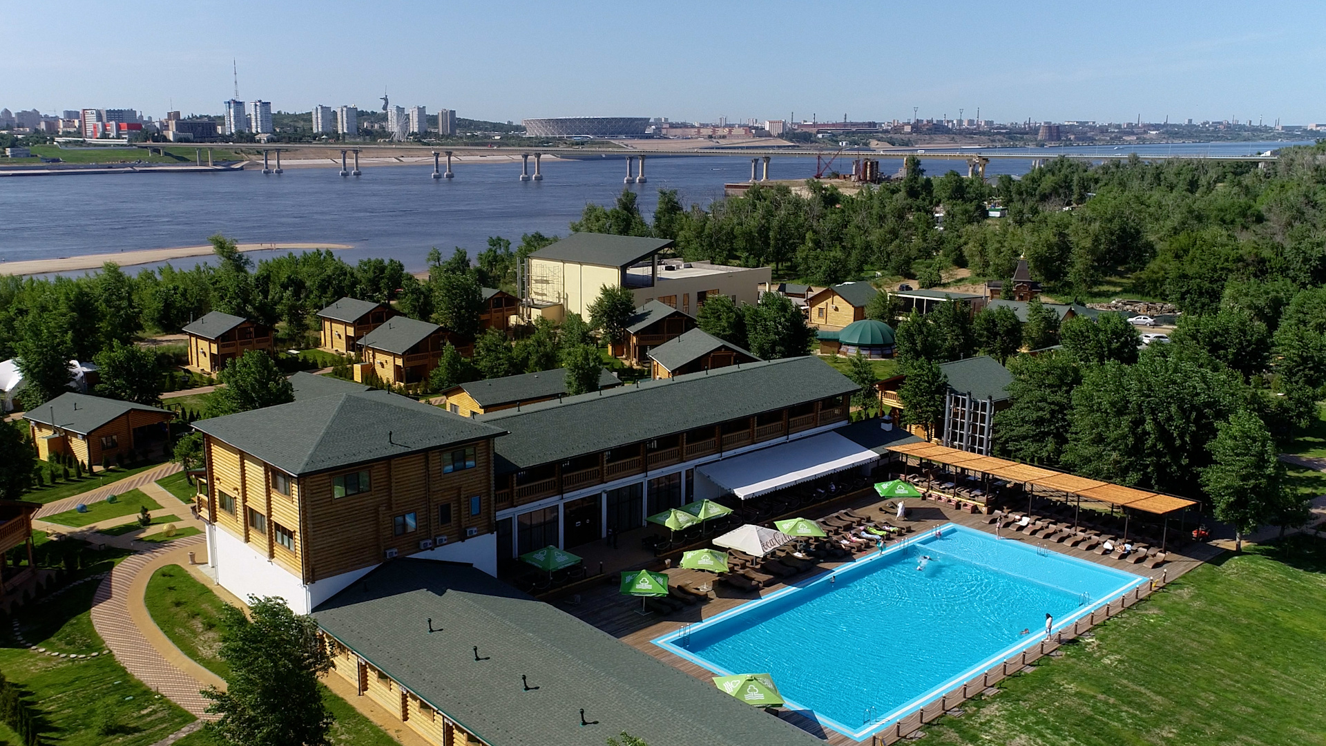 История с душком: в Волгограде общественник пробует вывести на чистую воду парк-отель «Бобры»