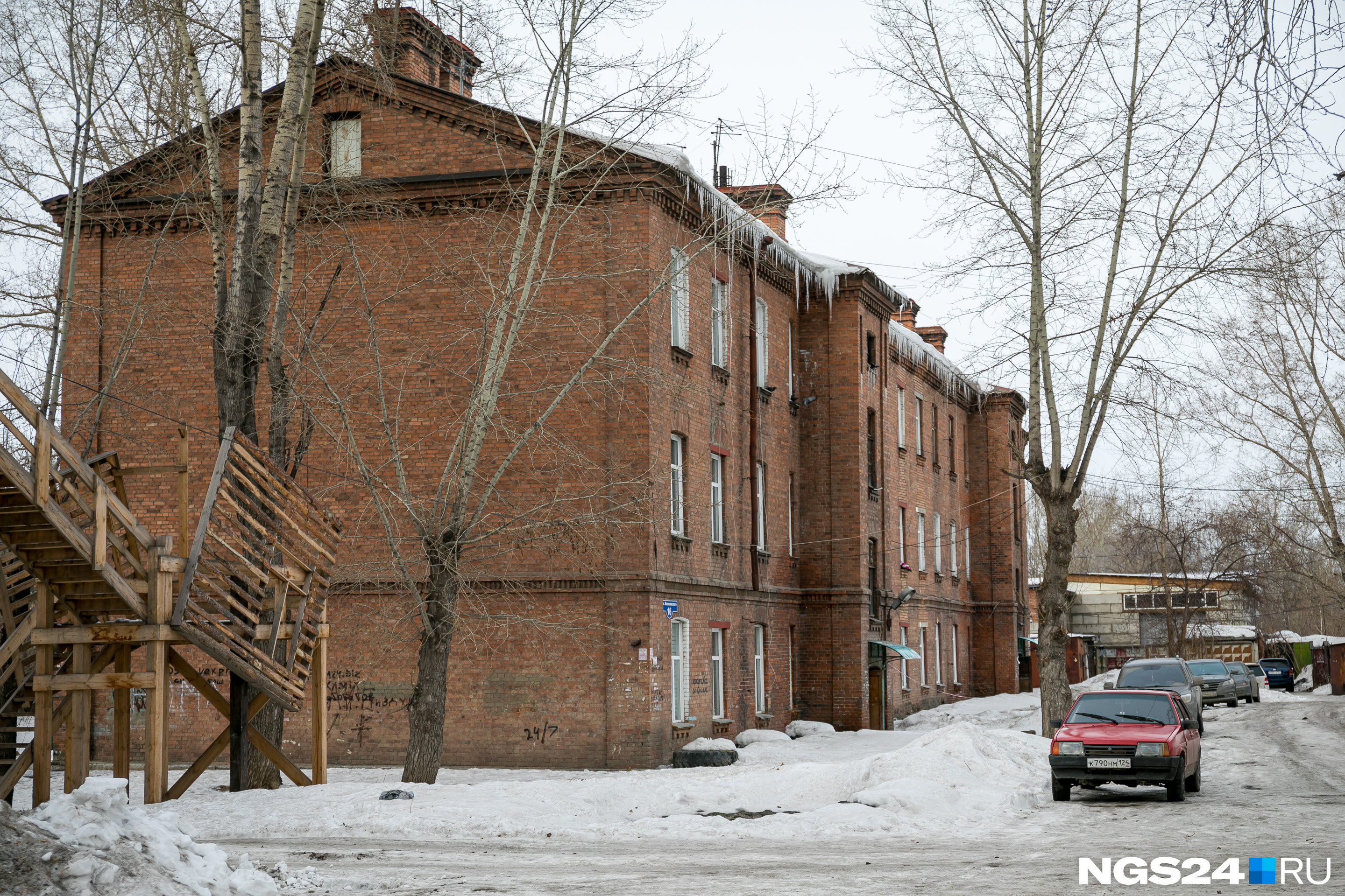 Трехэтажные казармы были жильем офицеров в дореволюционном Красноярске Трехэтажные казармы были жильем офицеров в дореволюционном Красноярске