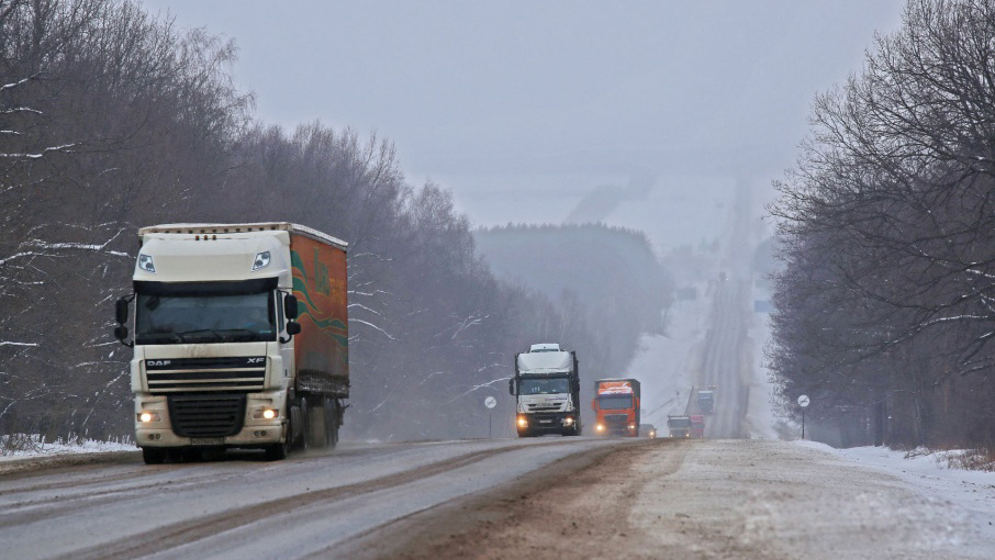 На трассе М-5 в Башкирии ограничено движение из-за снегопада