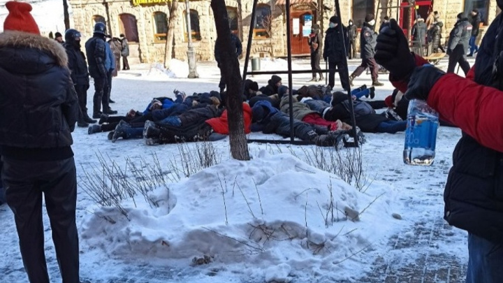 В МВД не нашли нарушений в жестких задержаниях силовиками участников акций протеста в Челябинске