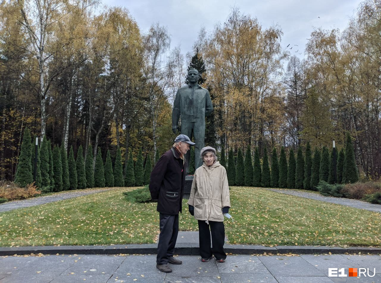 Памятник Гагарину был установлен в Звездном городке в 1971 году