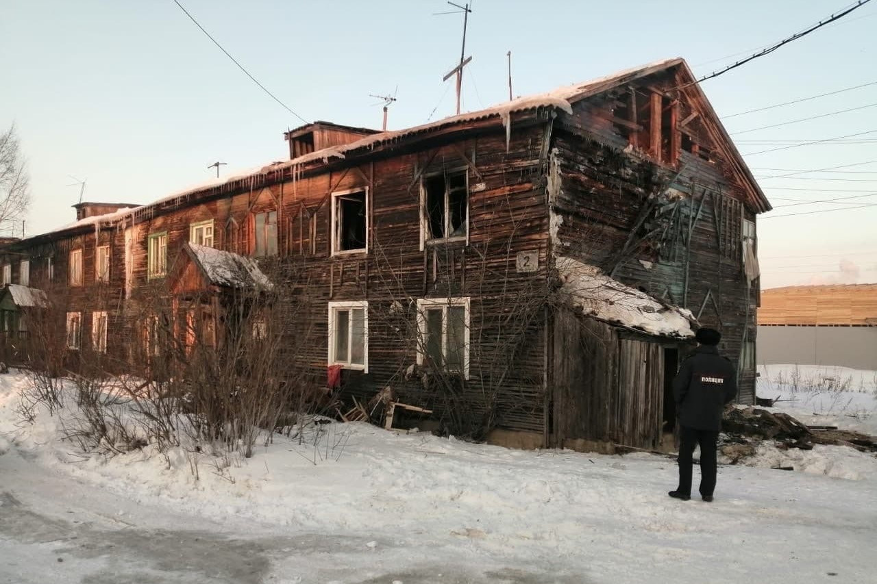 Красные бараки. Лесосибирск пожар. Лесосибирск Северный микрорайон. Лесосибирск пожар 4 детей. Лесосибирск Красноярский край.