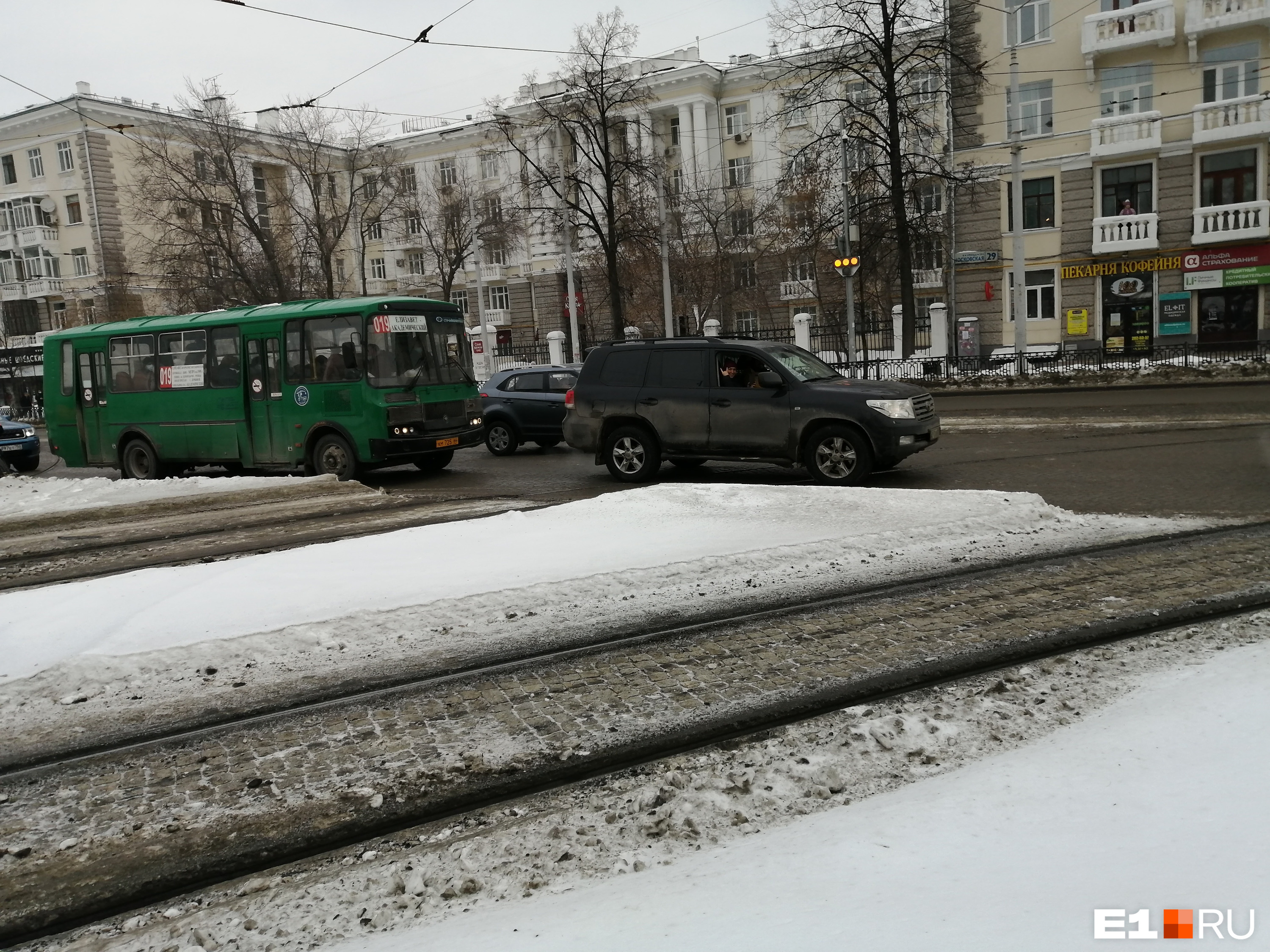Часть водителей поддерживала протестующих Часть водителей поддерживала протестующих