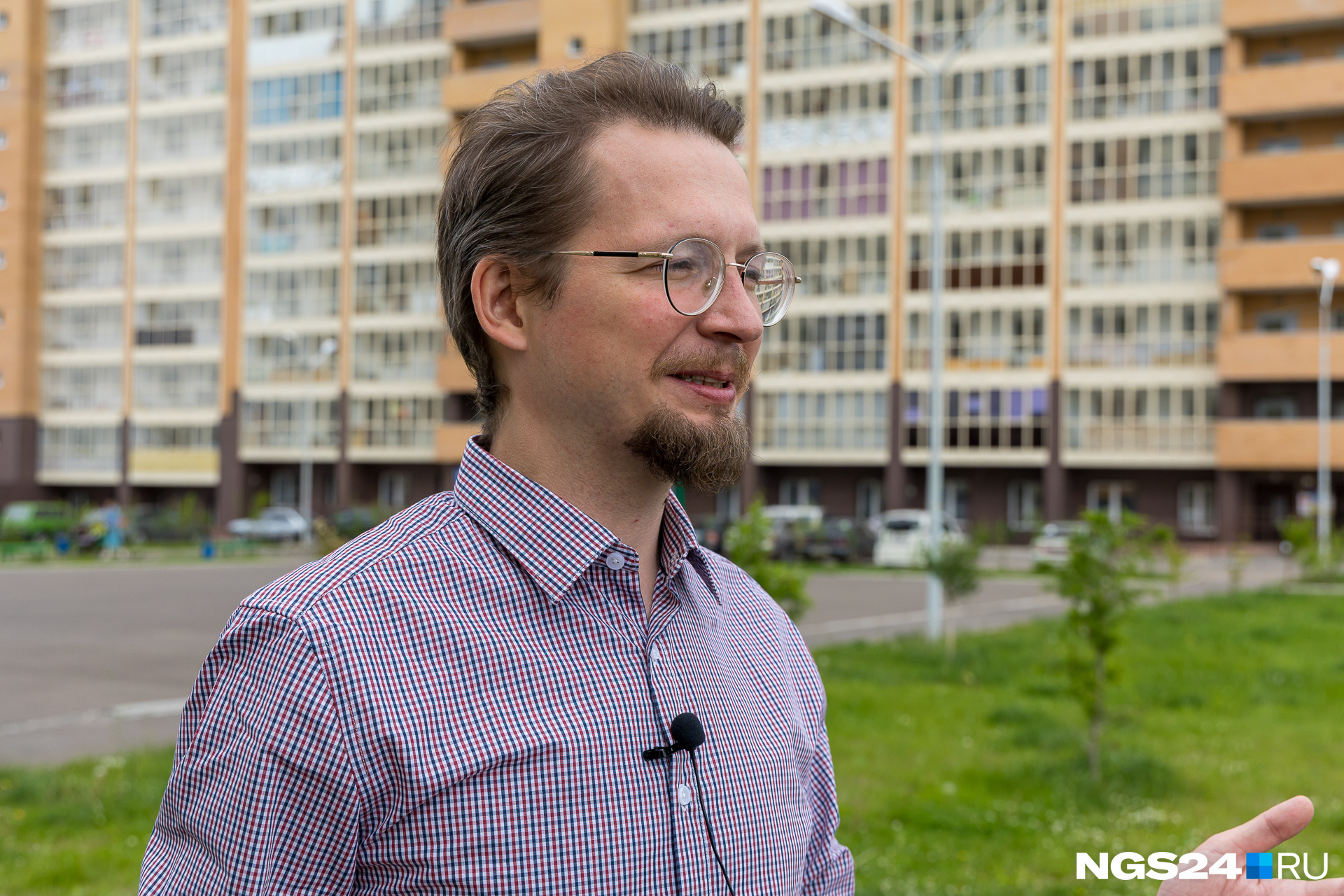 Пётр Иванов бывал раньше в Солнечном, а вот на Мясокомбинат приехал смотреть вместе с нами Пётр Иванов бывал раньше в Солнечном, а вот на Мясокомбинат приехал смотреть вместе с нами