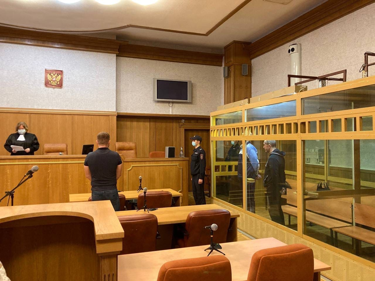 На заседании озвучили, что Игорь Кузьмин за убийство Княжева получил 4 миллиона рублей. Совершил семь выстрелов из самодельного оружия, используя 9-милимметровые патроны На заседании озвучили, что Игорь Кузьмин за убийство Княжева получил 4 миллиона рублей. Совершил семь выстрелов из самодельного оружия, используя 9-милимметровые патроны