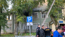 В Плесецке загорелось здание, где принимают ЖКХ-платежки и сидят чиновники
