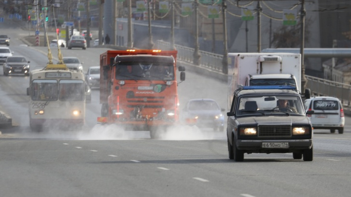 «Практику большую не имели»: подрядчик рассказал, когда и каким шампунем начнет мыть дороги в Челябинске