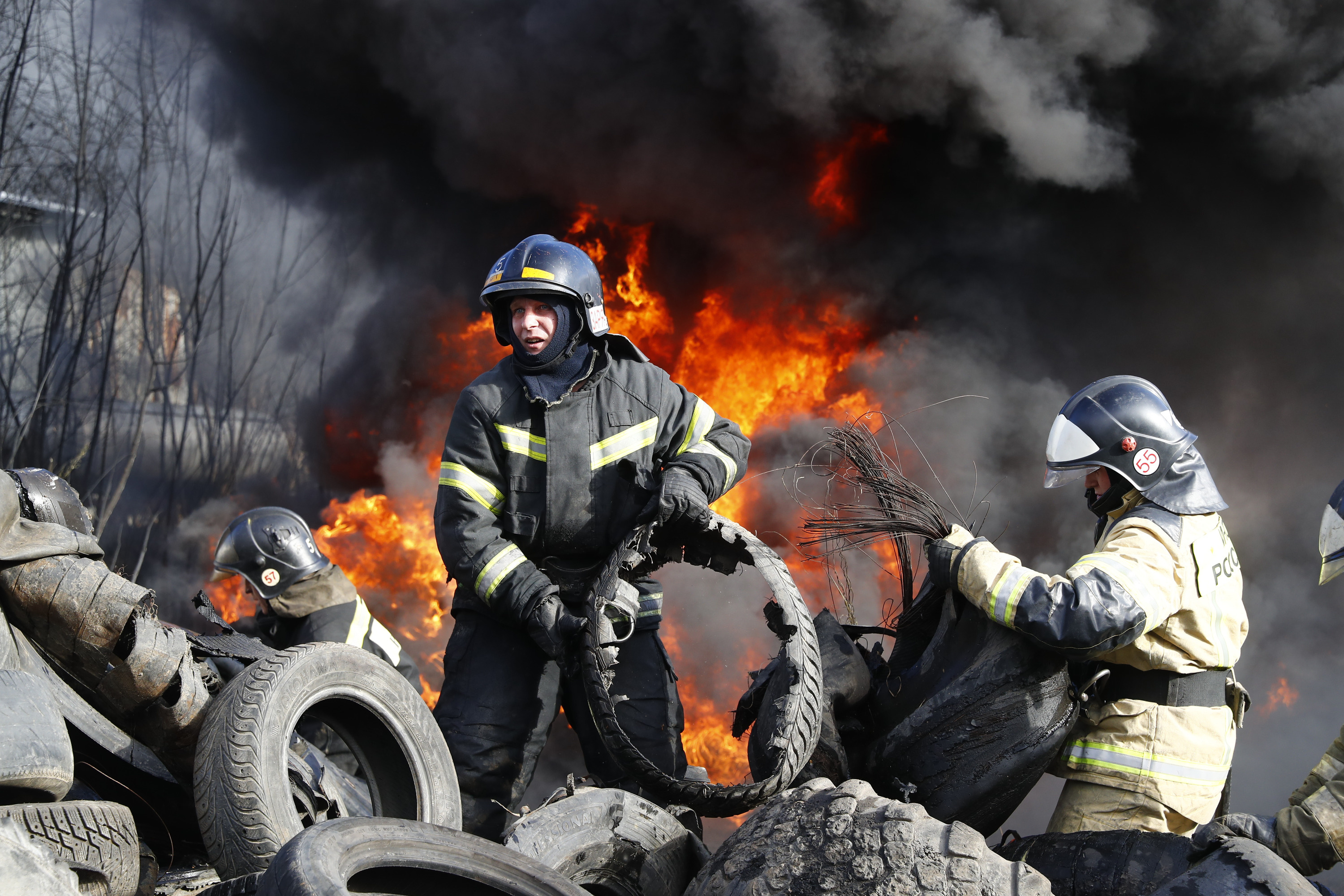 красивый огонь. открыть огонь. пожарная группировка. сковорода на огне. костер.