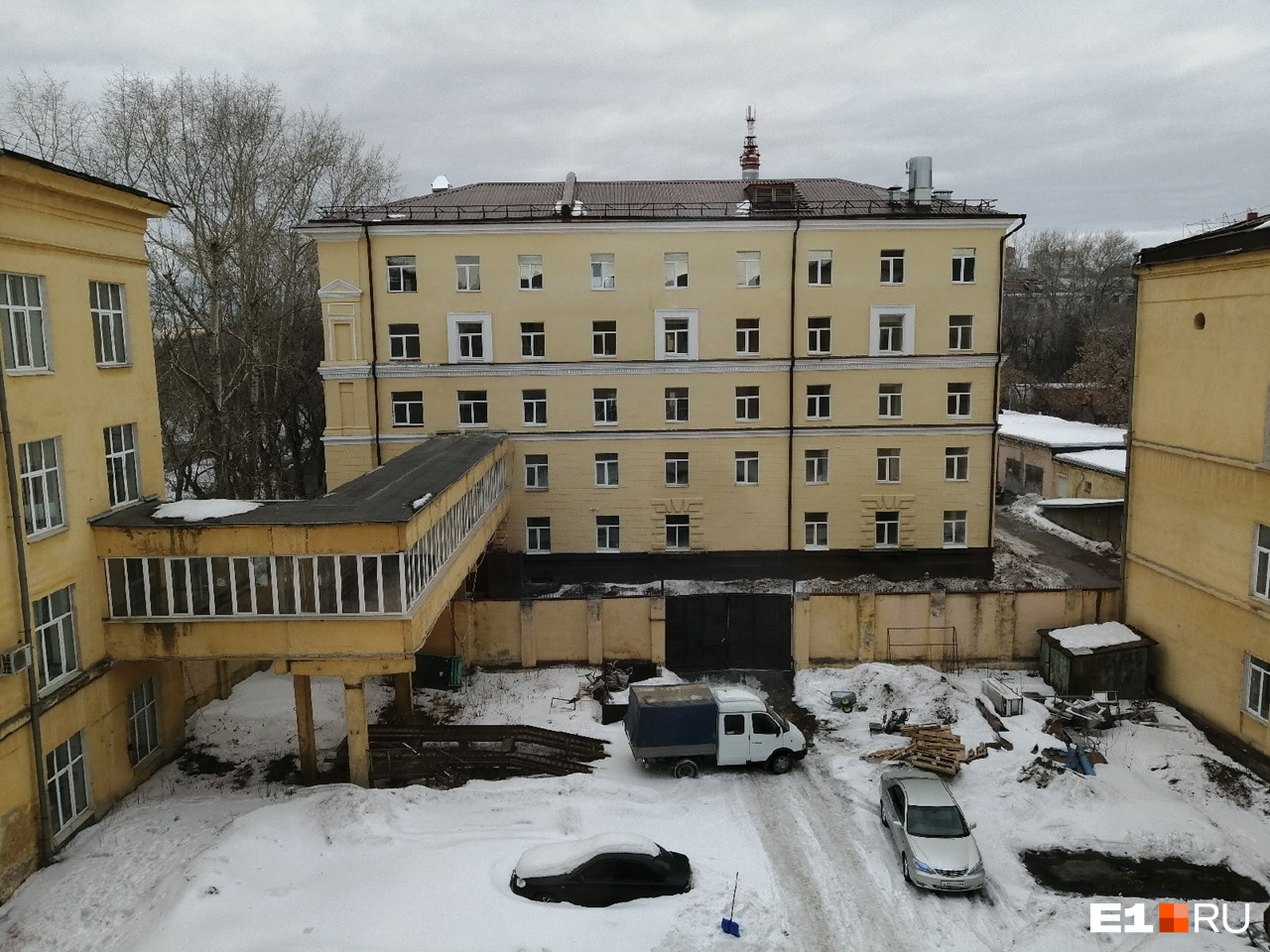 Общежитие не могут отремонтировать пять лет Общежитие не могут отремонтировать пять лет