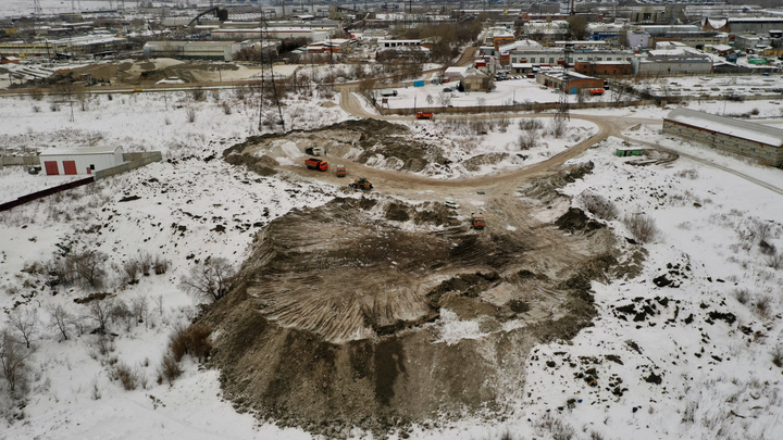 Как выглядит главный склад снега в Красноярске с высоты: видео