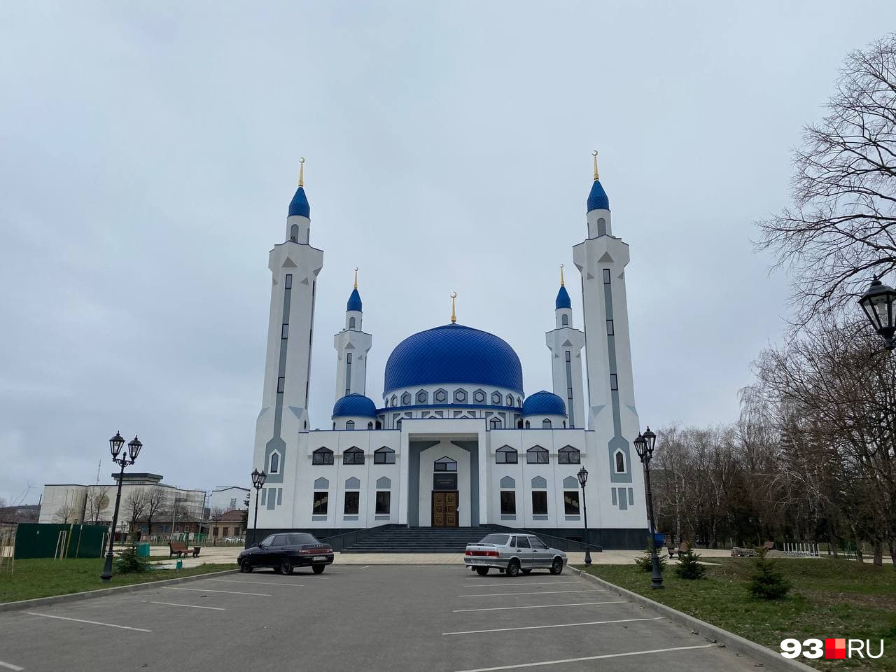 Главная мечеть республики, Соборная, имеет четыре минарета Главная мечеть республики, Соборная, имеет четыре минарета