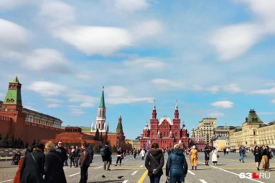 Красотами Москвы любуются в основном туристы, у местных жителей на это нет времени
