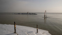 Экстремал из Новосибирска устроил заплыв в ледяной воде Обского моря — <nobr class="_">10 фото</nobr> на фоне снежной пустыни